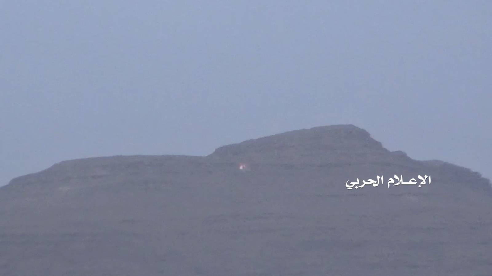 نهم – إستهدافات مدفعية على مواقع وتحصينات منافقي العدوان في الحول