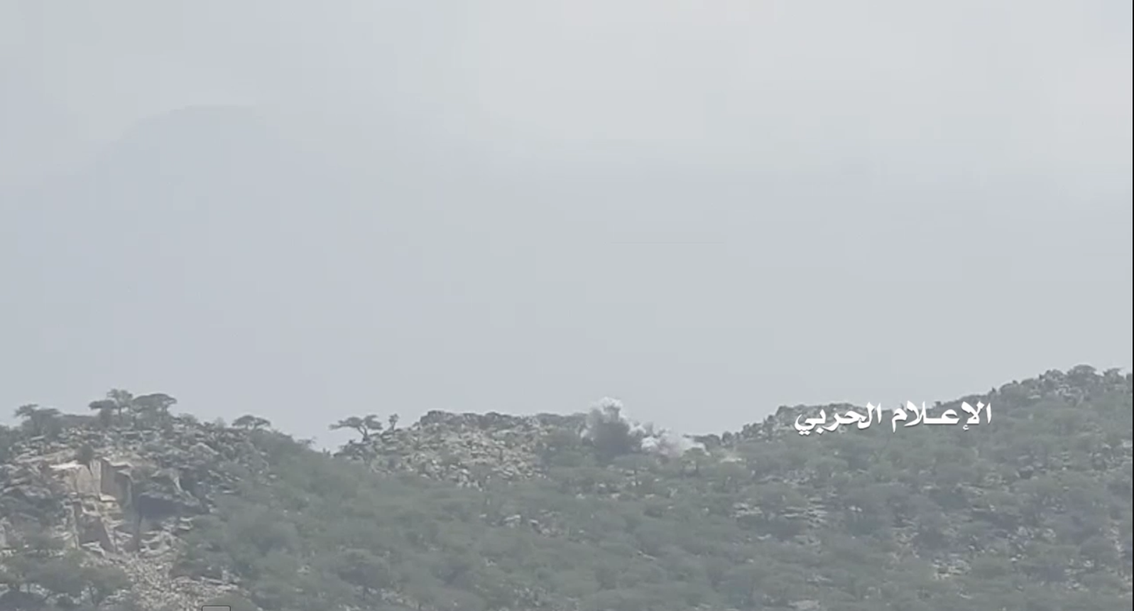 الضالع – مدفعية الجيش واللجان تدك تجمعات العدو في نقيل الخشبة