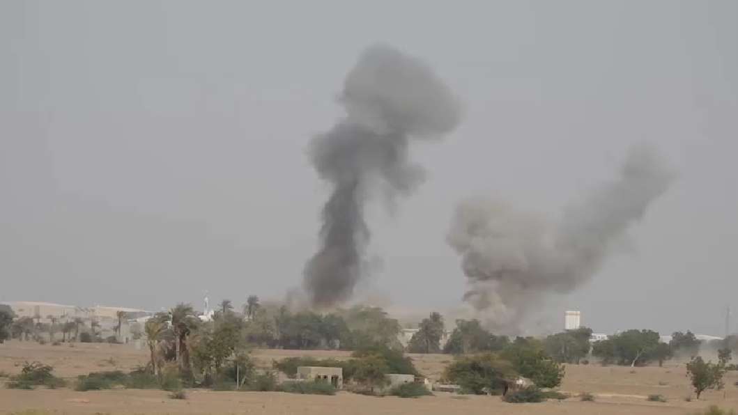 الحديدة – طيران ومدفعية الغزاة والمنافقين يستهدفون بيوت المواطنين في ك16 وفي المدينة