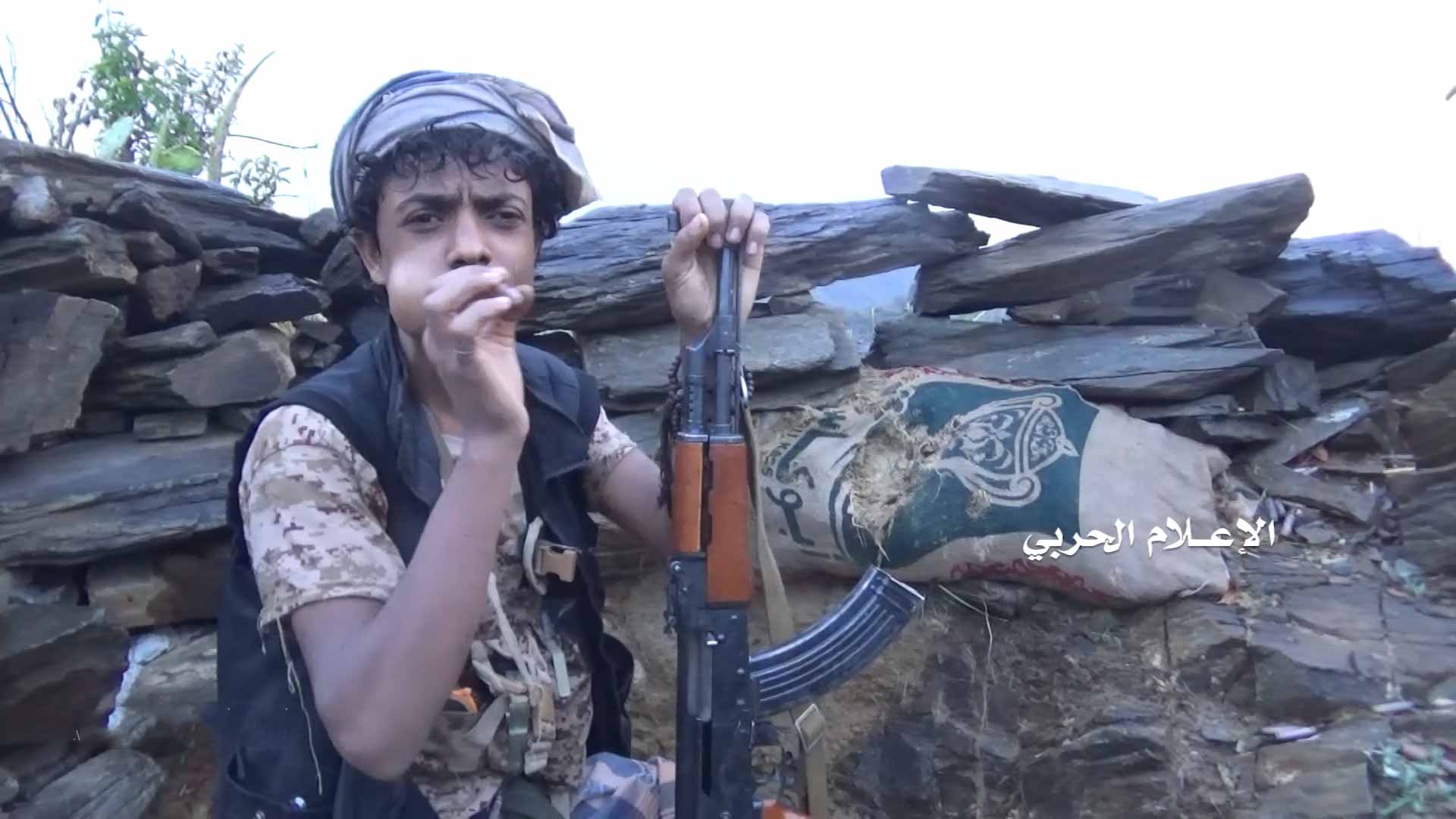 جيزان – عملية هجومية مباغتة للجيش واللجان الشعبية على مواقع المنافقين شرق الدود