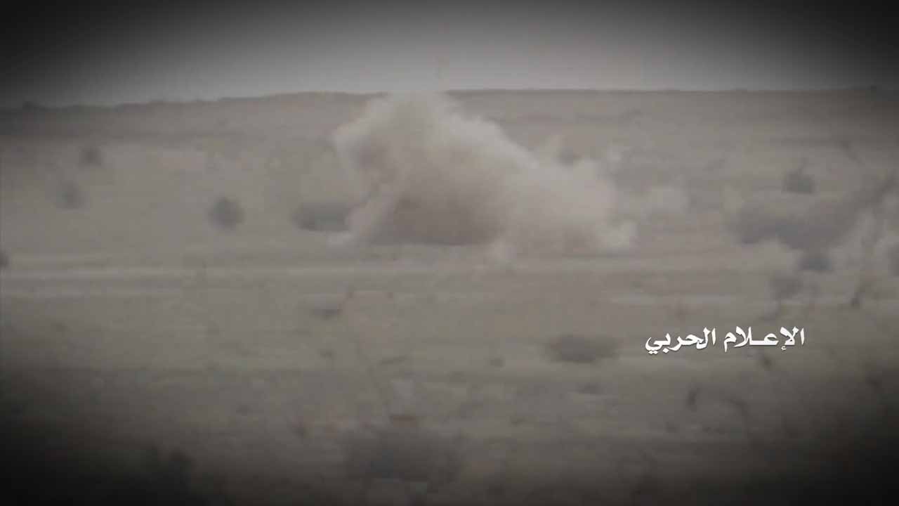 حرض – إستهداف مدفعي على تجمعات المنافقين غربي حيران بعدد من قذائف المدفعية