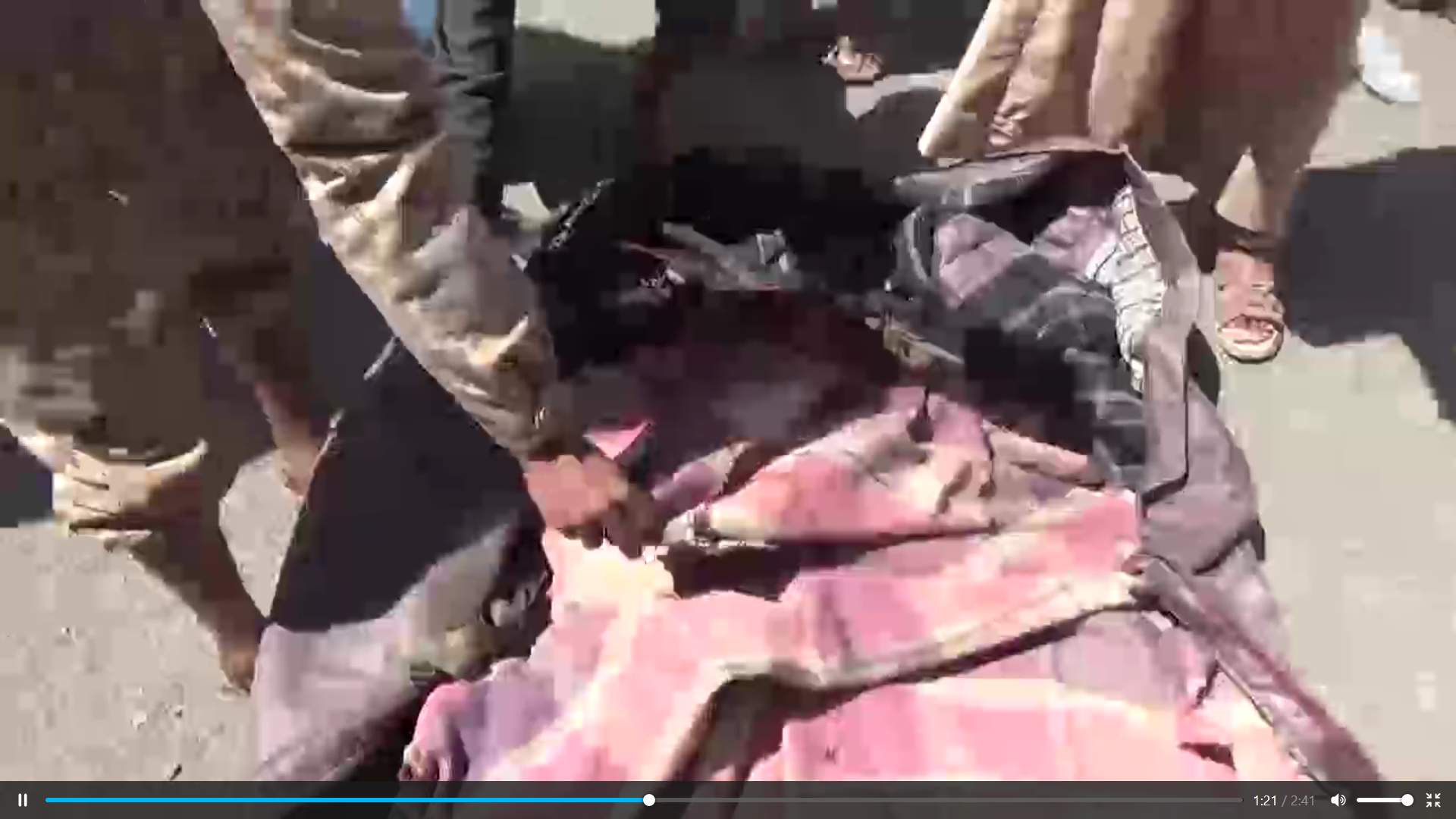 نهم – استهداف طيران العدوان أسرة مواطن في قرية  قطبين ادى لاستشهاد  3 نساء