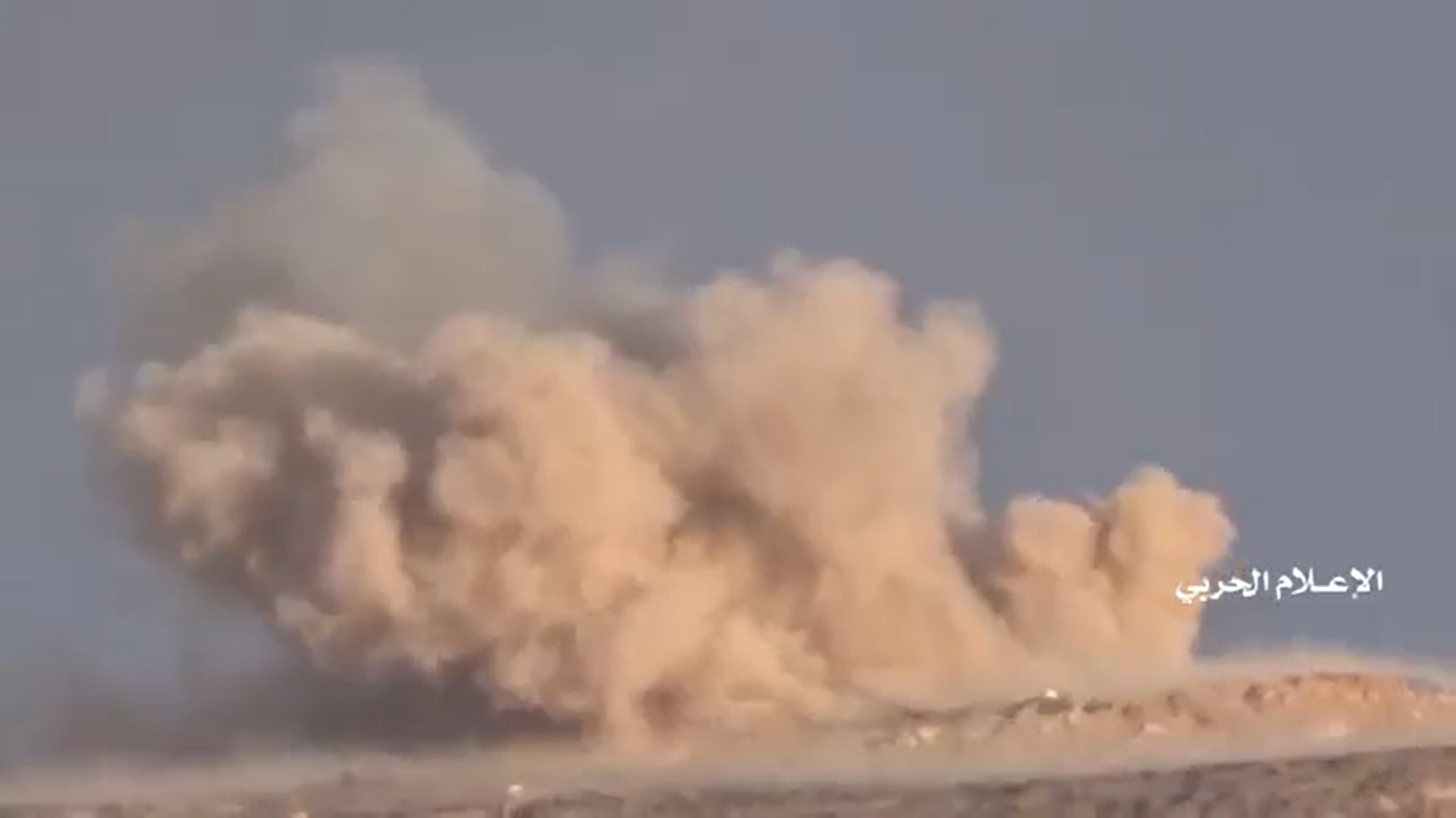 نجران – إستهداف مدرعة تابعة للجيش السعودي بصاروخ موجه في موقع الشبكة قبالة السديس