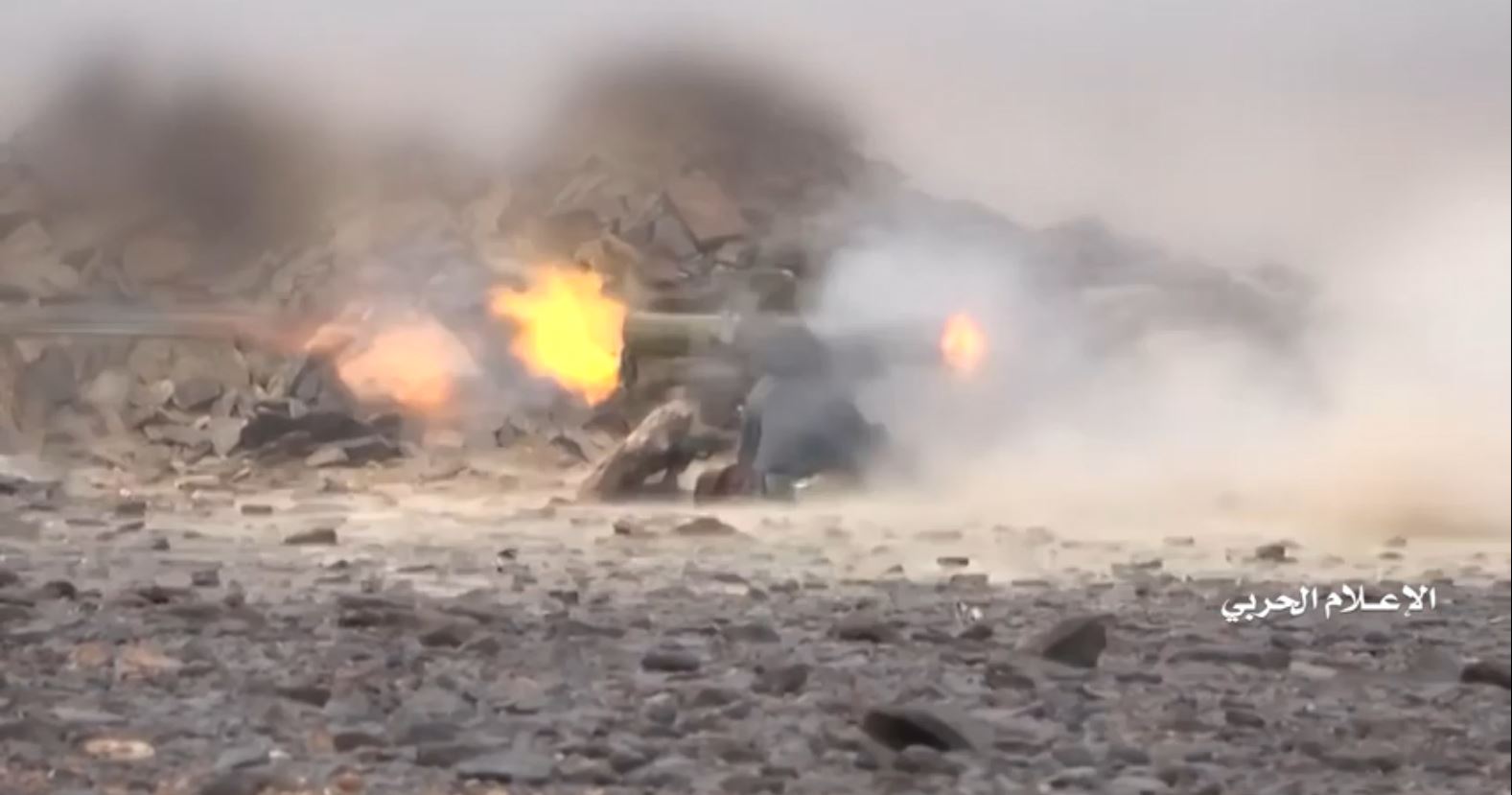 نجران – استهداف مدرعه للجيش السعودي بصاروخ موجه في تبة سفيان