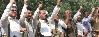 جيزان – زيارة محافظ صعدة وعدد من القيادات في الدولة لجبهة جيزان وادي جارة.mp4_snapshot_03.40_[2023.06.30_00.10.21]