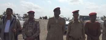 الحديدة – زيارة عيدية لقيادة المنطقة العسكرية الخامسة الى المجاهدين المرابطين في جبهات الساحل الغربي في المربع الجنوبي.mp4_snapshot_00.40.580