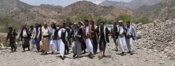 لحج – زيارة محافظ عدن ومحافظ لحج ومشايح ووجهاء من محافظة تعز إلى جبهة كرش.mp4_snapshot_00.48.505