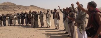 الجوف – زيارة مشائخ وعقال وأبناء قبيلتي بني بهلول وخولان إلى المرابطين في جبهة الاقشع بمناسبة عيد الغدير.mp4_snapshot_07.36.799