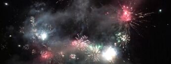 اطلاق الألعاب النارية بمناسبة المولد النبوي الشريف في العدين