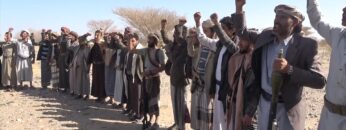 مأرب – زيارة عيدية لمشائخ من خولان الطيال إلى المرابطين في جبهة مأرب.mp4_snapshot_04.19_[2025-04-02_22.54.05]