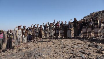 مأرب -مقابلات ورسائل عيدية من المجاهدين المرابطين في جبهة العبدية.mp4_snapshot_00.00_[2025-04-04_02.17.52]