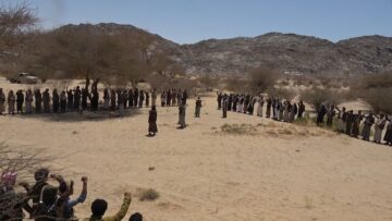 نجران – زيارة عيدية لأبناء مديرية الحشوة صعدة ومديرية أرحب إلى المرابطين في محور الأجاشر.mp4_snapshot_00.00_[2025-04-04_01.24.27]