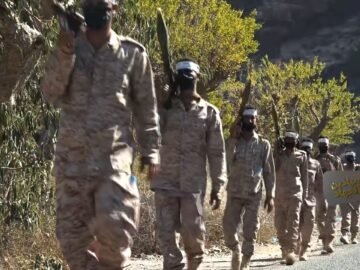 ميادين الجهاد _ حلقة من المسير العسكري لوحدات رمزية من منتسبي اللواء 33 مدرع المنطقة العسكرية الرابعة.mp4_snapshot_01.12_[2026-01-24_19.14.29]