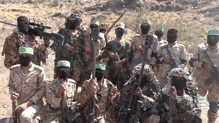 استعراض مهاري وقتالي لوحدات رمزية من القناصة في قوات الاحتياط والتدخل المركزي.mp4_snapshot_09.59_[2026.02.09_22.14.39]