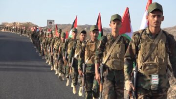 مسير عسكري ( ولا تهنوا في ابتغاء القوم ) لوحدات رمزية من القوات الخاصة الدفعة الثانية.mp4_snapshot_00.53.597