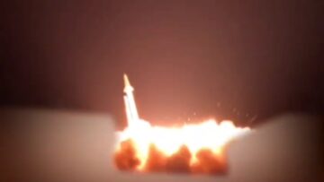 مشاهد من إطلاق حرس الثورة الإسلامية صواريخ عماد، قدر، وخيبر ضمن الموجة ٢٤ من عمليات الوعد الصادق ٤.mp4_snapshot_00.00_[2026-03-08_01.18.21]