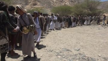 صعدة – زيارة وقافلة عيدية من أبناء مديرية سحار للمرابطين في ألوية قوات الإحتياط في المنطقة.mp4_snapshot_02.26_[2026.06.02_16.32.14]